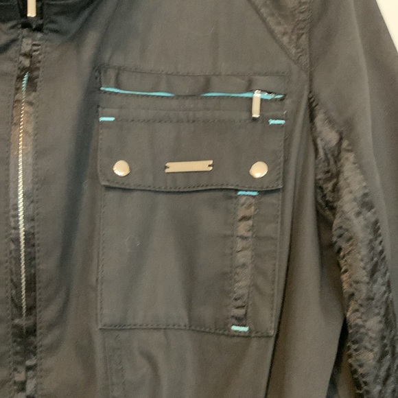 Kenneth Cole peplum style trench with black satin accents with pop of teal - Picture 3 of 5